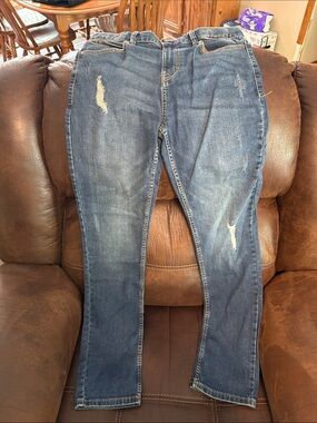 Boys Tommy hilfiger jeans size 18